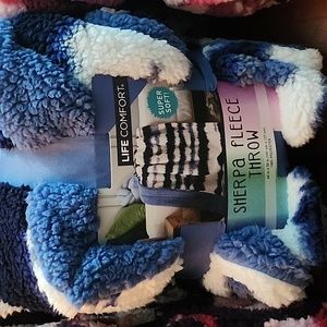 Sherpa Fleece Throw